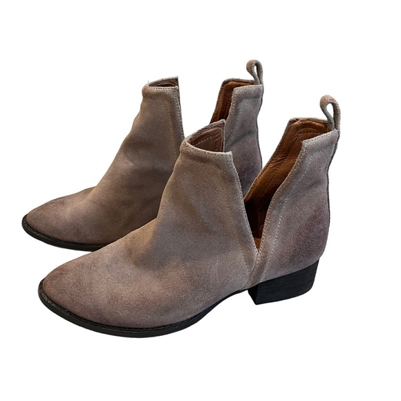 Jeffrey Campbell Muskrat Cut Out Slip on Bootie, Sz 7 - Picture 3 of 16